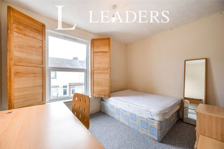 3 bedroom house to rent Talbot Road, Southsea, PO4 - Photo 5