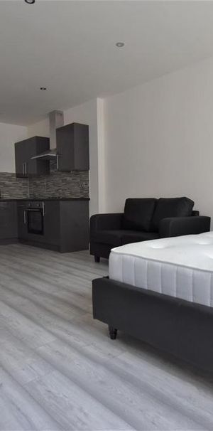 Studio to rent - Photo 1