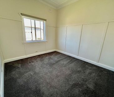 Two Bedroom Home in Central Location - Photo 3