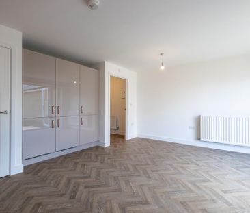 5 bedroom semi-detached house to rent - Photo 1