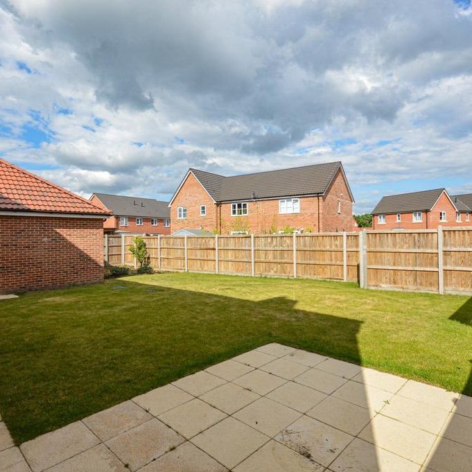 4 bedroom detached house to rent - Photo 1