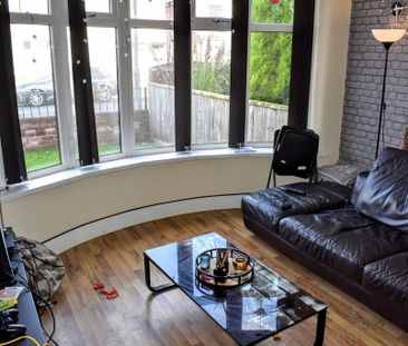 6 bedroom semi-detached house to rent - Photo 1