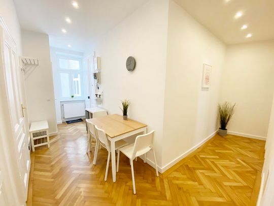 Neustiftgasse Top 28 Zimmer 2 - Photo 1