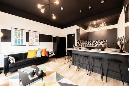 6 bedroom semi-detached house to rent - Photo 2