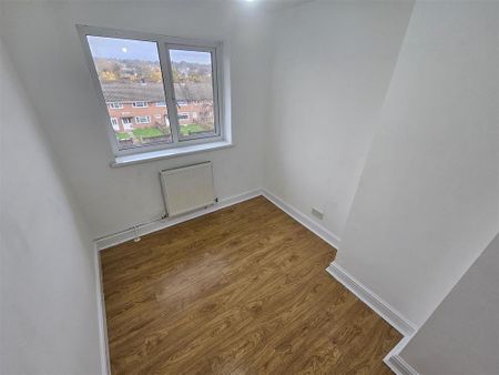 3 bedroom apartment to rent - Photo 4