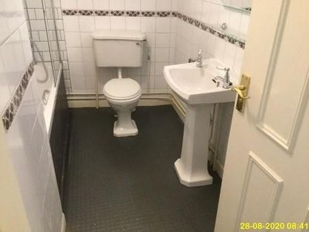 3 bedroom apartment to rent - Photo 4