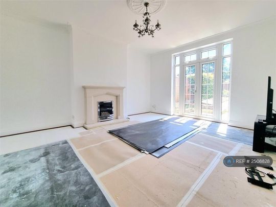 5 bedroom semi-detached house to rent - Photo 1