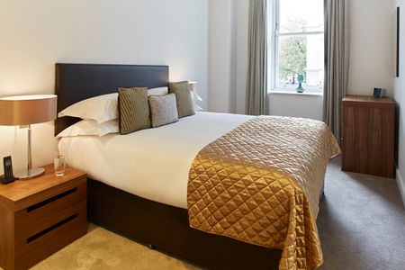 Deluxe two bedroom apartment at Cheval Hyde Park Gate - Photo 5