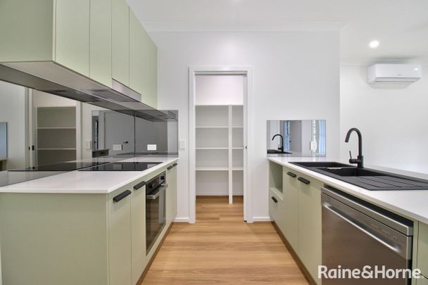 Tranquil Retreat in a Quiet Pocket at the Foothills of Mt Coot-tha - Photo 1