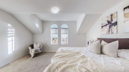 For Lease - 76 Auckland Drive, Whitby, Ontario - Photo 2