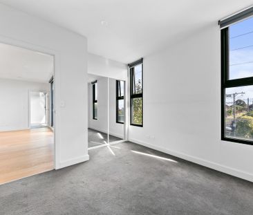 CENTRAL LOCATION.... - Photo 1