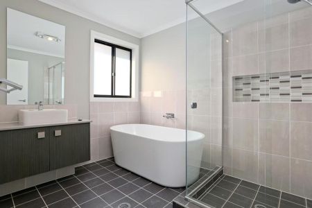 PERFECTLY LOCATED - Photo 4