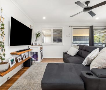 Move-In Ready Family Home in a Quiet Cul-de-Sac CONTACT JULIE SYKES... - Photo 2