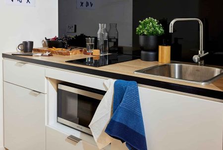 6 Bedroom Shared Bathroom, King Single Bed, High Floor - Photo 2