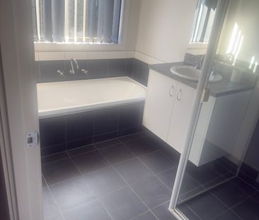 Manor Lakes - Photo 3