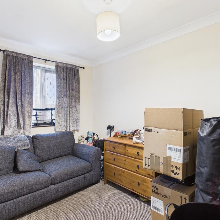 3 bedroom end of terrace house to rent - Photo 1