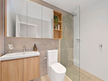 Two-Bedroom Apartment in Sutherland - Photo 5