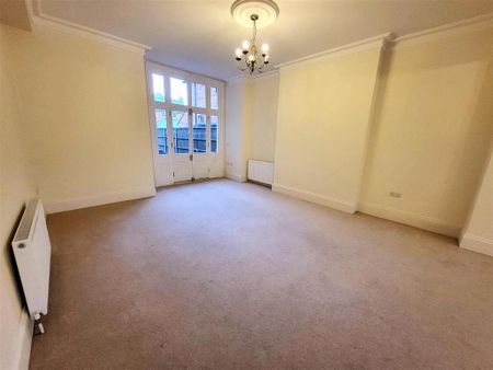 6 bedroom terraced house to rent - Photo 3