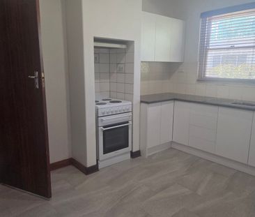 Beautifully Presented - Conveniently Located - Photo 6