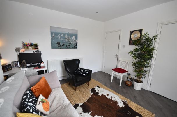 Park Road North, Birkenhead - Photo 1
