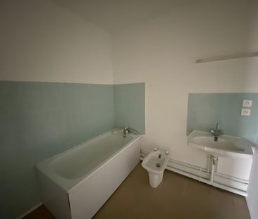 Location Appartement 3 pièces 76m² - Photo 5