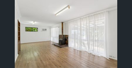 A FAMILY-SIZED HOME WITH POOL - Photo 4