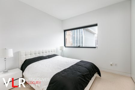 Condo in Downtown Vancouver, BC - Photo 5