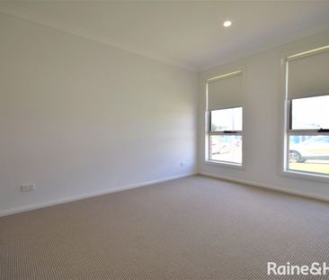 Stylish 4-Bedroom Home Designed for Comfort & Convenience - Photo 5