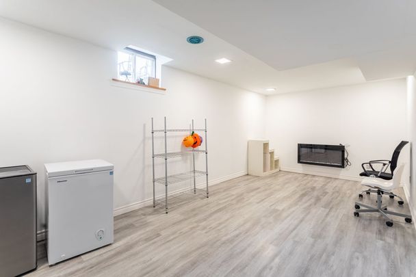 For Lease - 5047 Kempling Lane, Burlington, Ontario - Photo 1