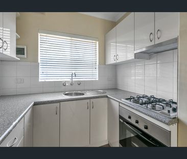 Neat and Tidy Unit! - Photo 4