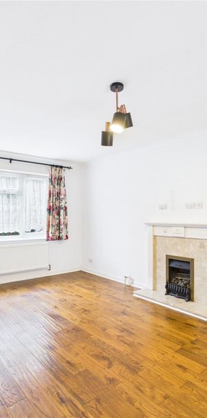 Heynes Green, Maidenhead Heynes Green, Maidenhead - Photo 1