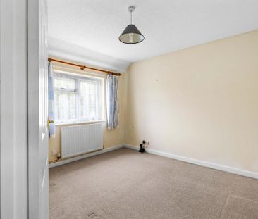 2 bedroom semi-detached house to rent - Photo 3