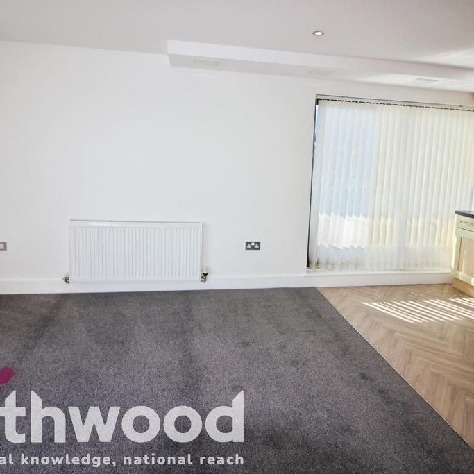 2 bedroom flat to rent - Photo 1