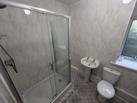 Wood Road, Treforest - Photo 2