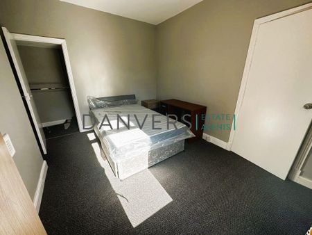 4 bedroom terraced house to rent - Photo 5