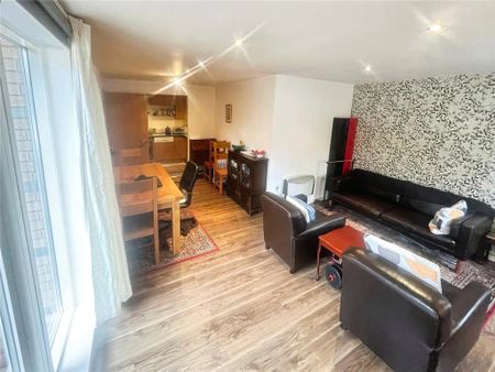 2 bedroom apartment to rent - Photo 4