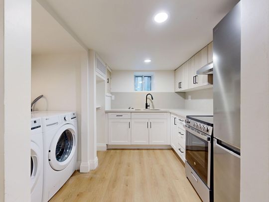 For Lease - 1214 Avenue Road Unit# 3, Toronto, Ontario - Photo 1