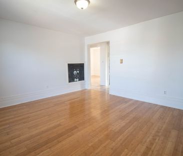 Spacious 2 Bedroom Unit in Niagara Falls! - Photo 2