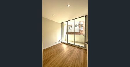 RENOVATED MODERN TWO BEDROOM - Furnished or unfurnished option available - Photo 3