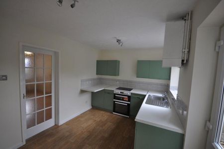 3 bedroom terraced house to rent - Photo 5