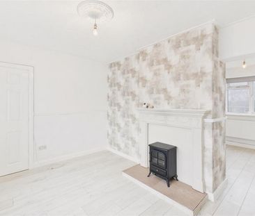 2 bedroom semi-detached house to rent - Photo 2