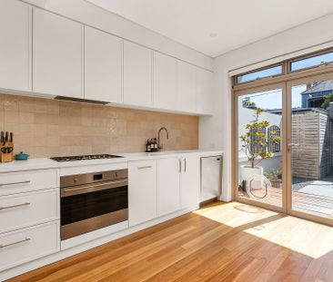 Stylish Three-Level Terrace in Prime Newtown Location - Photo 6