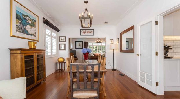 Luxurious Fully Furnished Home with Pool and Gym in Prime Epsom Location - Photo 1