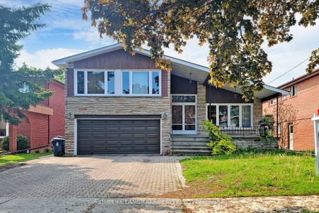 Detached Home For Lease | C8121140 - Photo 3