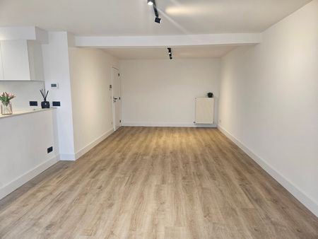 Modern gerenoveerd duplexappartement met 3 SLKS vlakbij het station - Foto 3