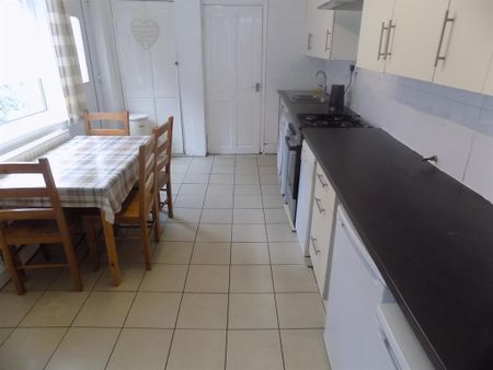 4 bedroom terraced house to rent - Photo 5