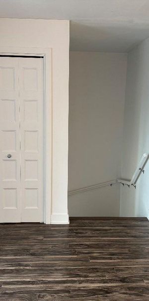 Condo 4 1/2 + Den à louer | Disponible Immédiatement - Photo 1