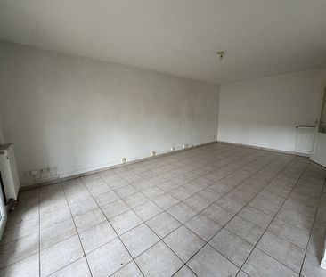 Location Appartement 2 pièces 54m² LE PEAGE DE ROUSSILLON 38550 - Photo 2