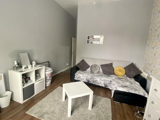 Studio to rent - Photo 1