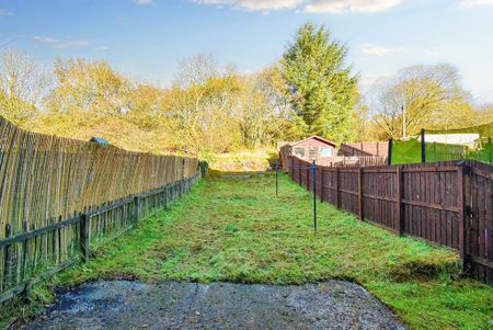 3 bedroom terraced house to rent - Photo 3